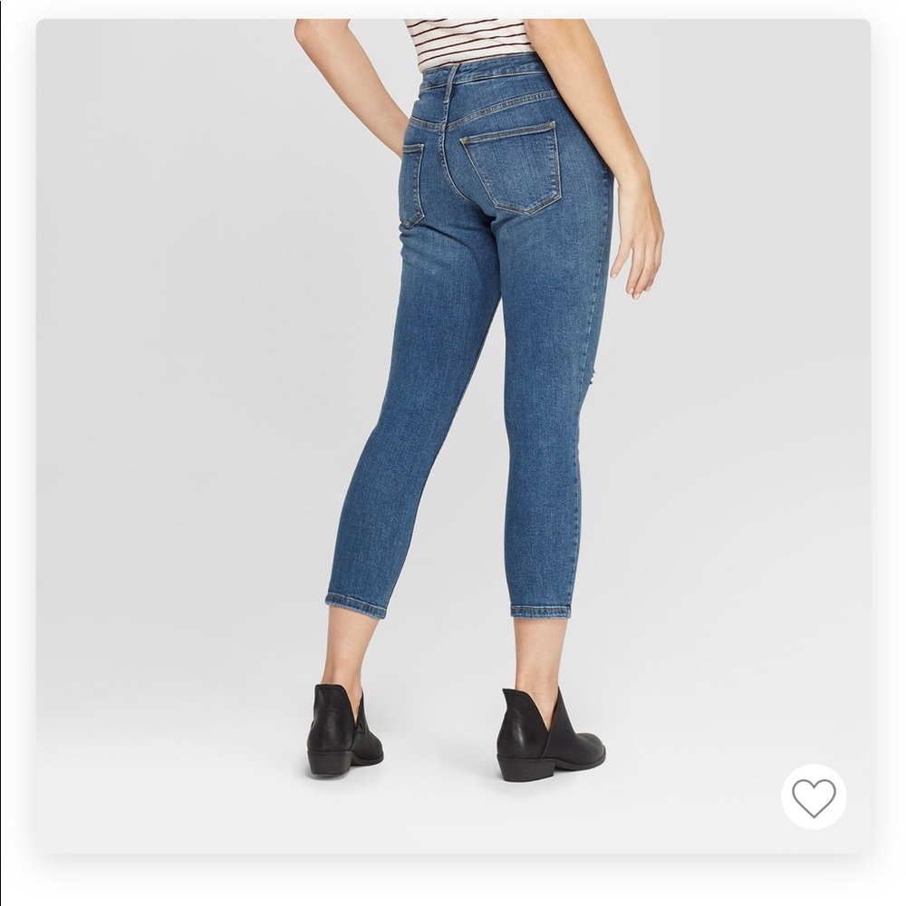 Universal Thread Skinny Crop - image 1